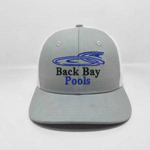 Personnalisez le logo de broderie 2D et la casquette de camionneur en maille blanche structurée en couleur, style sportif et énergique, fabriqué au Vietnam fournisseur - Product Image 1