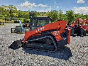 Chargeuse sur chenilles forestière Kubota Mini Skid Steer avec système hydraulique robuste de 60/75 kW et moment de charge élevé - Product Image 6