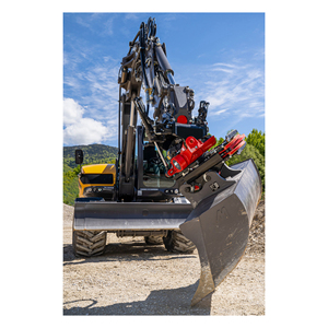 Mini excavatrice de 3.3 tonnes avec commandes pilotes, pouce hydraulique et lame d'angle Construction durable pour un travail à long terme - Product Image 5