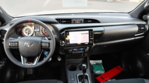 Nouveau / Occasion 2025 pour Hilux GR Sport, cuir, automatique, pick-up, feux LED, moteur turbo, toit panoramique, toit en alliage d'aluminium - Product Image 4