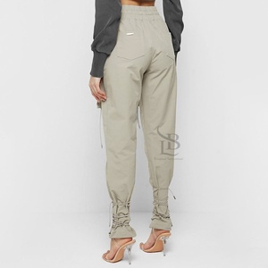 กางเกงคาร์โก้ผู้หญิงกางเกงผจญภัยแฟชั่นใส่สบายและมีกระเป๋ากว้างขวางสำหรับใช้ในชีวิตประจำวันกางเกงกลางแจ้งแบบลำลอง - Product Image 3