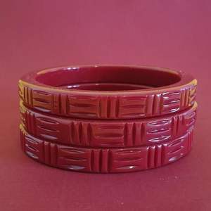 Brazalete de diseño de flores de resina a la moda al mejor precio para mujeres y niñas para ropa de fiesta a la venta por CRAFTED TREAUSRES - Product Image 2