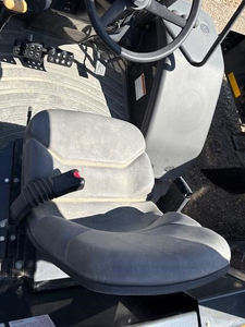 Chariot élévateur tout-terrain CASE 586H 2023 avec composants de transmission essentiels, capacité nominale de 3500 kg, garantie de 2 ans - Product Image 2