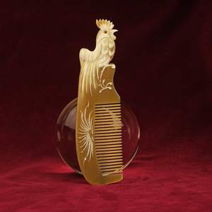 หวีเขาควายคุณภาพสูง งานแฮนด์เมด เป็นมิตรกับสิ่งแวดล้อม ประดับตกแต่งด้วยลายนกยูง มังกร ปลา สำหรับผมยาว ขายดี - Product Image 5