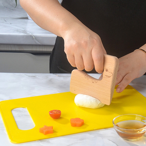 Ensemble <span class=keywords><strong>de</strong></span> 19 ustensiles <span class=keywords><strong>de</strong></span> cuisine pour enfants : couteaux à lames en plastique sûres, planche à découper, tablier – Kit <span class=keywords><strong>de</strong></span> cuisine Montessori pour tout-petits – Fournisseur - Product Image 4