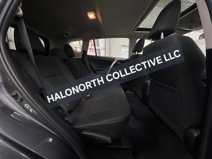 Toyota Rav 4 2018 d'occasion, transmission intégrale, essence, automatique, sièges en cuir, roues R17, SUV de luxe tout-terrain à vendre - Product Image 4