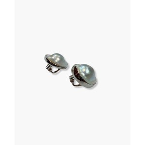 Pendientes de Perlas de Agua Dulce con Baño de Rodio y Detalles de Diamantes - Product Image 2