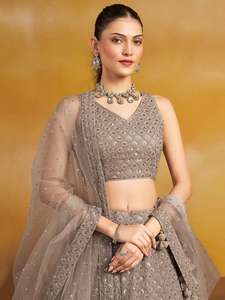 Lehenga Choli DE BODA semi cosido de la mejor calidad para ropa de novia y niña a un precio asequible Lehenga Choli indio - Product Image 3