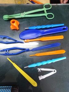 Pinzas de primeros auxilios desechables de buena calidad, pinzas pequeñas de plástico, pinzas quirúrgicas azules de un solo uso - Product Image 3