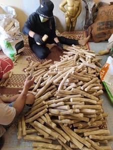 La mejor oferta para masticar madera de café saludable para perros Juguetes para masticar mascotas seguros y sabrosos - Product Image 5