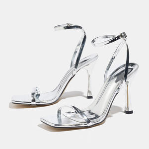 Sandales à talons hauts pour femmes, couleur unie, brillantes, à bride plate et à bride cheville, bout pointu, pour soirées élégantes - Product Image 1