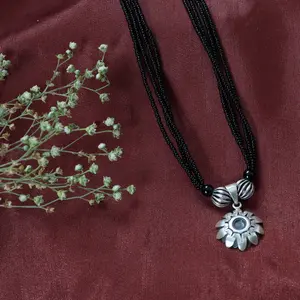 Collier pendentif en argent 925 à facettes géométriques pour femmes - Chaîne en boîte plaquée rhodium Or blanc - Product Image 1