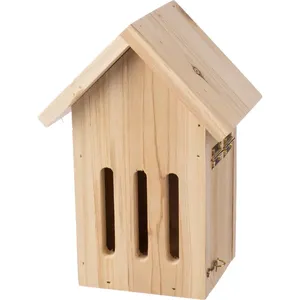 Casetta per Farfalle in Legno Personalizzata Anita, Ornamento da Giardino - Product Image 1
