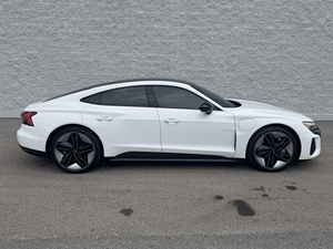 โปรโมชั่นร้อนแรง รถยนต์ออดี้ RS E-tron GT ปี 2024 ระบบมอเตอร์คู่แบบซิงโครนัส ขับเคลื่อนสี่ล้อแบบควอตโตร พวงมาลัยซ้าย มาตรฐานไอเสียยูโร 4 - Product Image 4