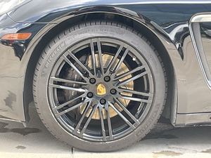 Offre exceptionnelle : Porsche Panamera d'occasion 2016, propre et prête à être expédiée - Product Image 5