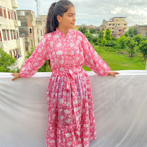 Hermoso Vestido corto con estampado Floral para siempre, diseño de cuello vuelto, tamaño Mini, precio al por mayor, patrones, tela que se adapta a la silueta - Product Image 1