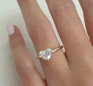 Bague en diamant taillé en coeur en or massif 10 carats diamant cultivé en laboratoire bague de fiançailles en diamant taillé en coeur de mariage bague Halo cachée - Product Image 3