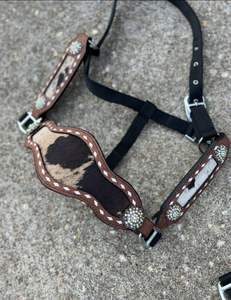Ensemble de tack en cuir occidental de haute qualité pour les courses de barils d'entraînement d'équitation comprenant des rênes de collier de poitrine inspirées - Product Image 4