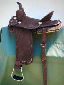 Ensemble de selle en cuir western en bois de qualité supérieure |   Matériel en acier inoxydable façonné à la main, couleur et taille personnalisables, œuvre d'art pour Barrel Racing - Product Image 3
