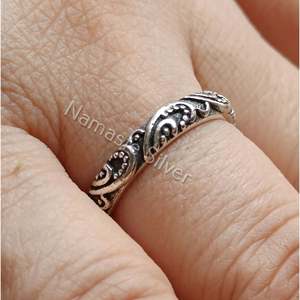 Silver Floral Band <b>Ring</b> Vintage Wedding Gift Inlay Flourish Patterned Floral Bridal Bouquet Band Optimal for Stylish Weddings - Product Image 4