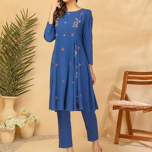 Vestido de Fiesta Salwar Kameez de Seda Bordada con Diseño Exclusivo, Gran Venta, la Mejor Calidad, Hecho en Pakistán - Product Image 2