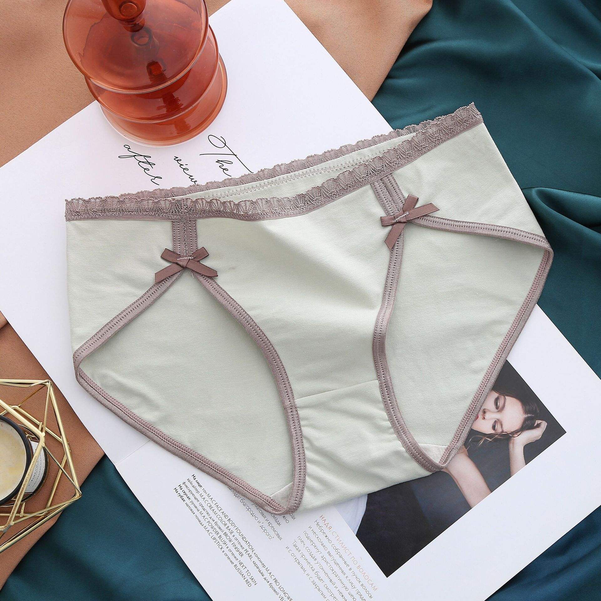 สีเขียว