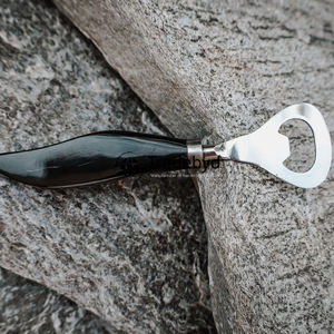 Ouvre-bouteille en corne fait main de qualité supérieure pour les cadeaux et les essentiels du bar à la maison par Tradebyd - Product Image 6