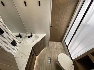 Nueva caravana Forest River Wildwood 300I-C-E 2026 en venta para camping y viajes - Product Image 3