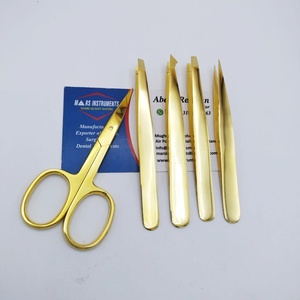 Juego de 4 pinzas de cejas doradas con diseño puntiagudo inclinado de tijera - Product Image 2