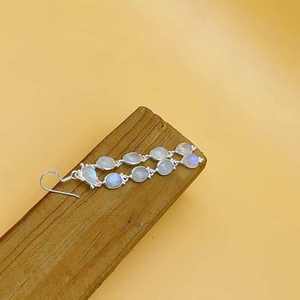 ต่างหูเงินแท้สีรุ้งมูนสโตน100% ต่างหูเงินแบบ925ต่างหูระย้าแบบยาวต่างหูช่างฝีมือทำจากเงินเก๋ไก๋ - Product Image 2