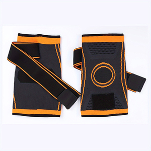 Lot de 2 coudières respirantes avec sangles de compression antidérapantes pour le sport et la remise en forme, protection anti-entorse, utilisation intérieure/extérieure - Product Image 1