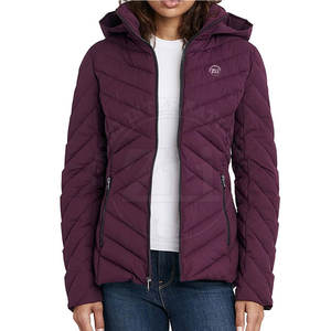 Veste d'hiver pour femme personnalisée avec logo, imperméable, pour usage extérieur, à capuche, légère, en nylon et polyester, vente en gros - Product Image 4