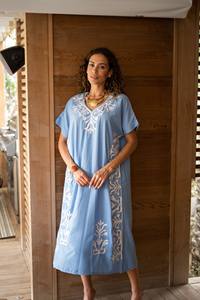 Vestido Kaftan Azul Cielo con Bordado de Hamsa y Flores, Estilo Boho, Manga Media, Largo Midi, Precio Más Bajo 2026 - Product Image 3