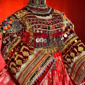 Robe de mariée traditionnelle pashtun vintage bohème florale longue à manches longues faite à la main, ethnique et culturelle, avec gilet - Product Image 4