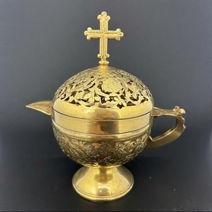 Brûleur d'encensoir d'église en laiton antique de brume divine brûleur d'encens d'église vintage pour l'ambiance cérémonielle et spirituelle - Product Image 1