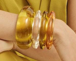 Atractivos Brazaletes de Resina Brillante Impermeables y Personalizables para Mujer con Diseño Moderno para Uso Diario y de Fiesta - Product Image 4