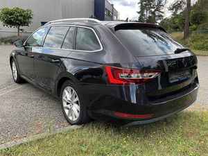 Sedán Usado en Venta 2024, Excelente Estado, Automático, Asientos de Cuero Eléctricos, Techo Panorámico, Cámara Trasera 360, Diésel - Product Image 6