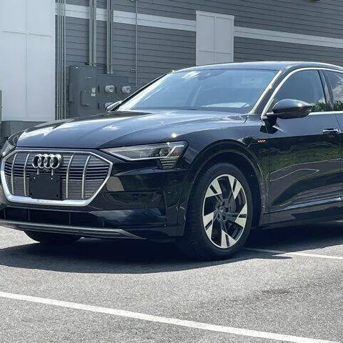 Sadece satış için sol el sürücü düşük kilometre araba geldi 2020 Au.di e-tron Sportback quattro quattro Premium artı 4dr 4dr sıcak S