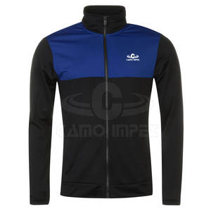 Survêtement à capuche durable et confortable à coupe ajustée pour l'hiver en vente - Product Image 2