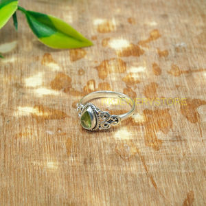 Anillo de Plata 925 con Peridoto Natural, Diseño Artesanal de Filigrana, Anillo Hecho a Mano, Anillo de Declaración, Regalo para Mujer, Novia, Ella - Product Image 5