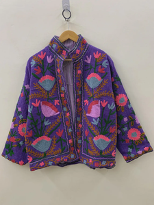 Veste Suzani brodée florale violette 100% coton Manteau d'été avec techniques de tricot imprimées Style court - Product Image 4