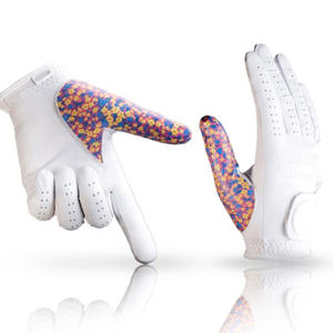 Gants de golf sécurisés avec sangles de poignet réglables pour éliminer les mouvements et améliorer la confiance lors de balançoires puissantes - Product Image 1