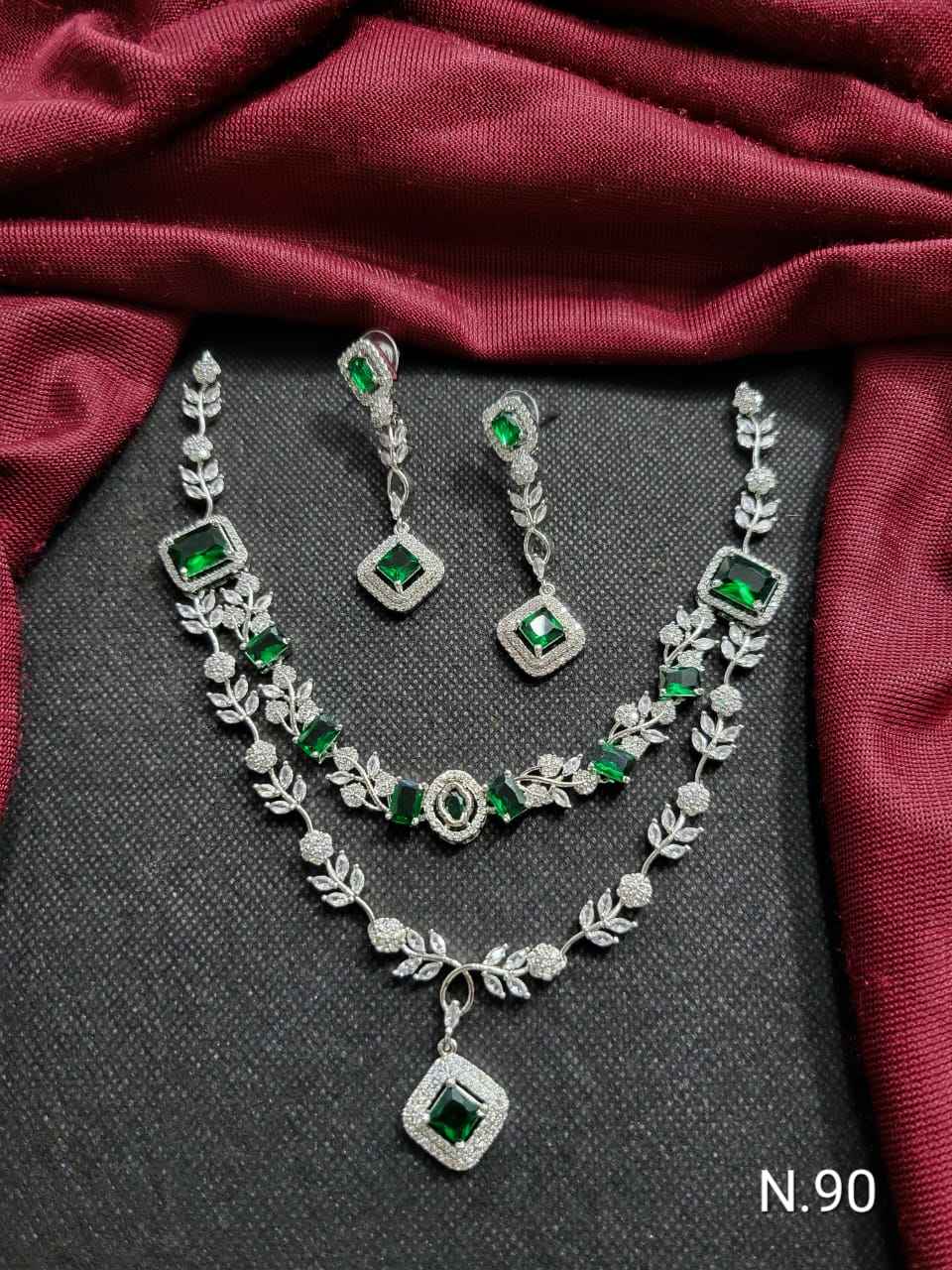 สีเขียว