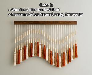 Décoration murale en macramé vert avec glands en plumes et accents de perles en bois, élégante décoration murale bohème pour la décoration de la maison et les cadeaux - Product Image 4