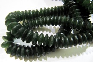 Cuentas facetadas Rondelle de corte alemán serpentina natural 9 a 12 mm hebra verde 8 pulgadas de largo - Product Image 6