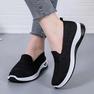 Chaussures orthopédiques confortables pour femmes, doublure textile respirante, motif uni - Product Image 4