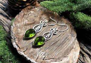 ต่างหูมรกต อัญมณีเงินแท้ 925 งานแฮนด์เมด เครื่องประดับประจำเดือนพฤษภาคม ของขวัญสำหรับผู้หญิง สง่างาม - Product Image 3