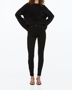 Mujeres Venta al por mayor Primavera Nueva Luz Azul Tiro Alto Bota Corte Transpirable Cinturón Desgastado Denim Ripped Jeans - Product Image 1