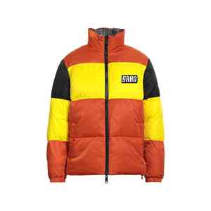 Chaquetas acolchadas GAA OEM de fabricación de Pakistán para clubes deportivos prendas de vestir exteriores cálidas con opciones MOQ - Product Image 2