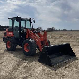 Cargadora de Ruedas KUBOTA R640, Cargadora Compacta de 5.2 Toneladas con Motor Diésel de 64.4 HP, Bomba y Motor, Equipo de Construcción Duradero - Product Image 4
